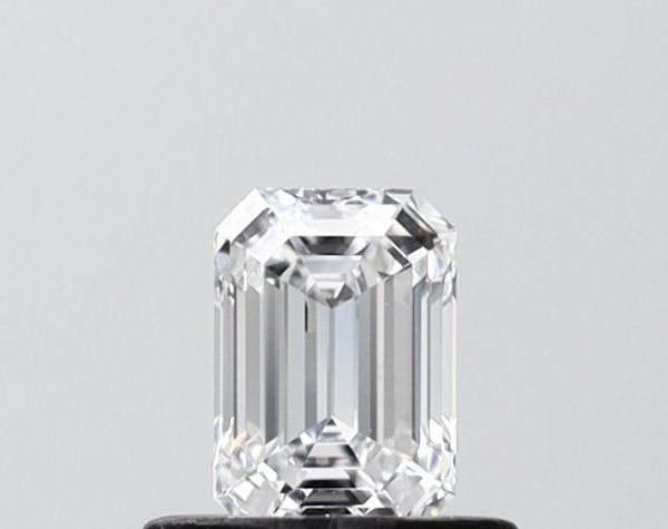 Emerald Lab-Grown Diamond image