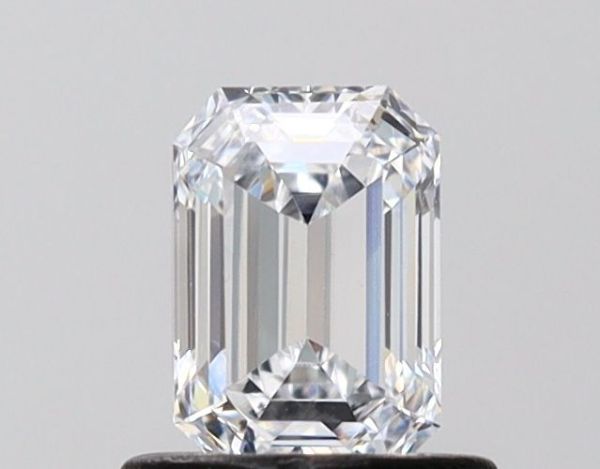 Emerald Lab-Grown Diamond image