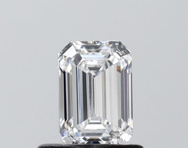 Emerald Lab-Grown Diamond image