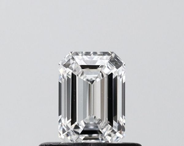 Emerald Lab-Grown Diamond image