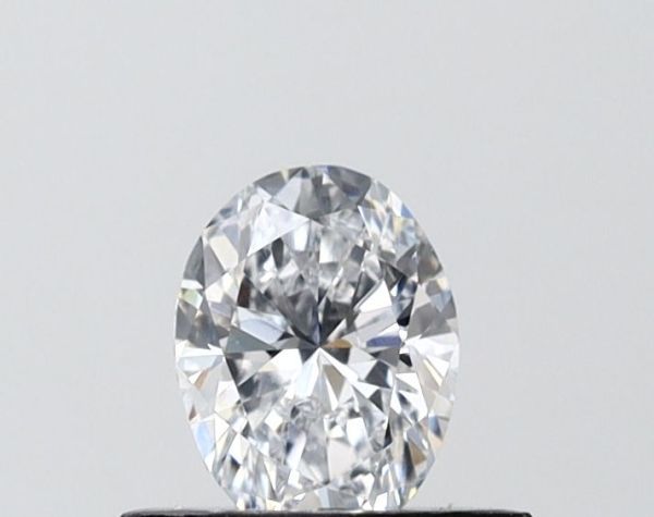 Oval Lab-Grown Diamond image