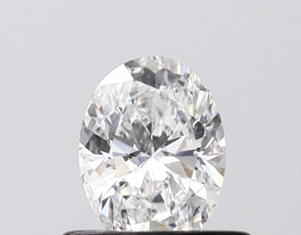 Oval Lab-Grown Diamond image