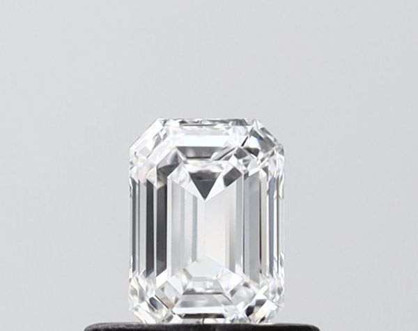 Emerald Lab-Grown Diamond image