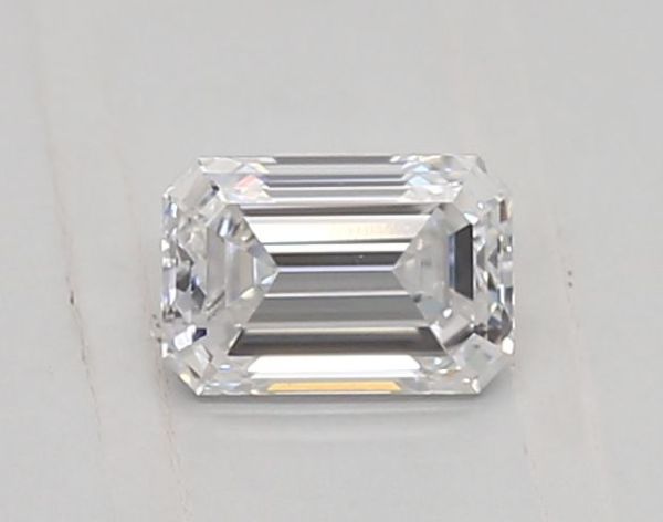 Emerald Lab-Grown Diamond image